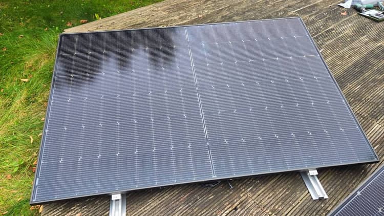 Balkonkraftwerk im Garten