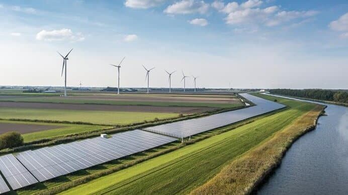 Erneuerbare Energie Wind Solar Wasser (Bild: iStock / pidjoe)